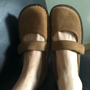 ALEGRIA MARY JANES 37